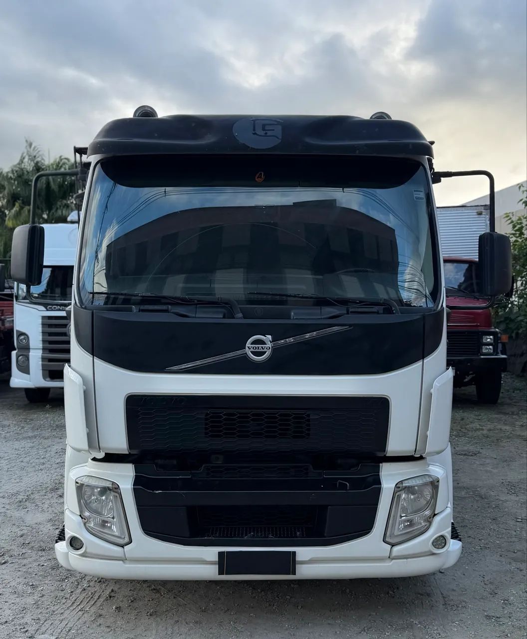Volvo Vm 270 8x2 2014  - Foto 2