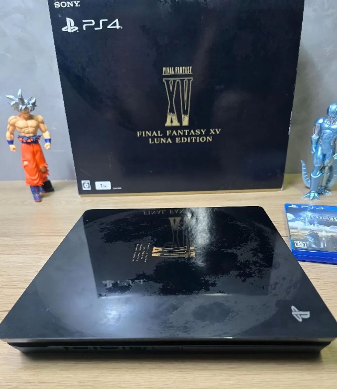 PlayStation4 FINAL FANTASY XV LUNA EDI… Sony PlayStation 4 Slim 1TB Final Fantasy XV Luna Edition cor