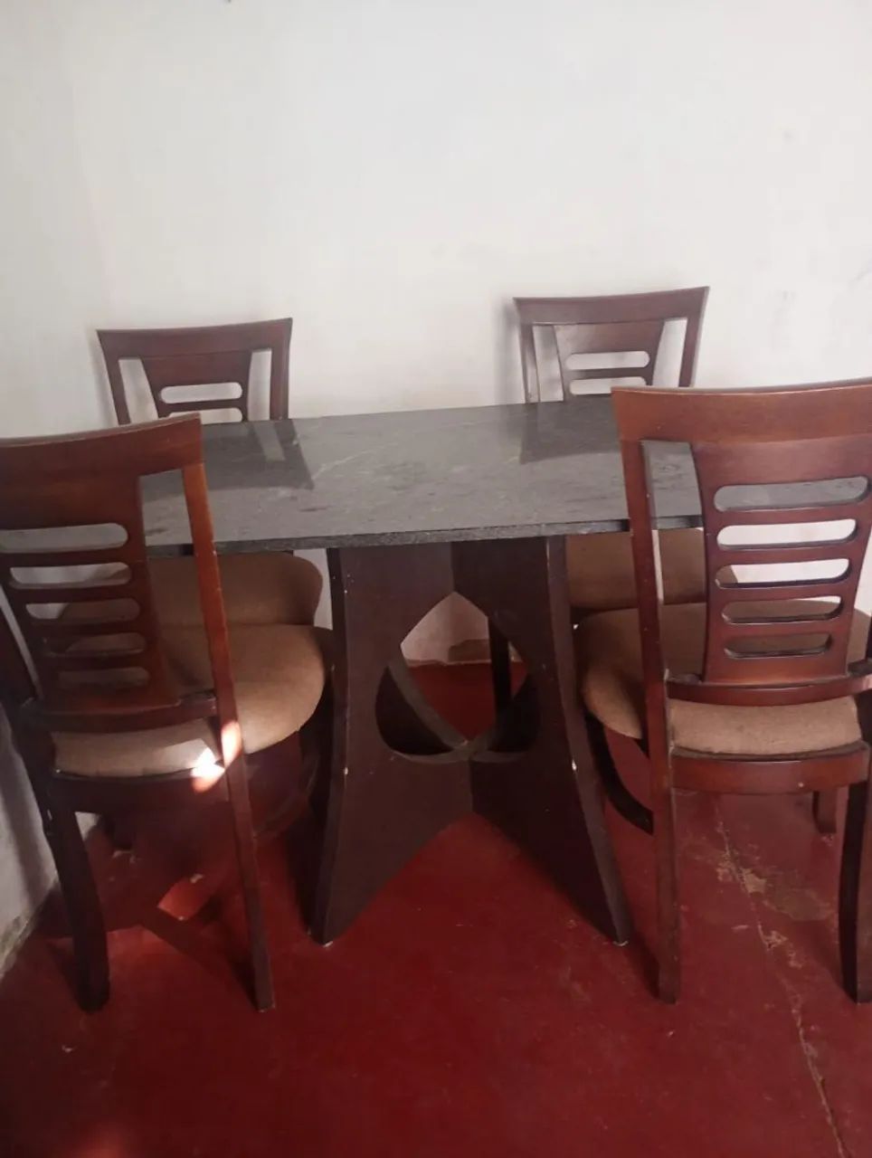 Mesa de Granito/Mármore 4 Cadeiras em Madeira - Ótimo Estado - Foto 5