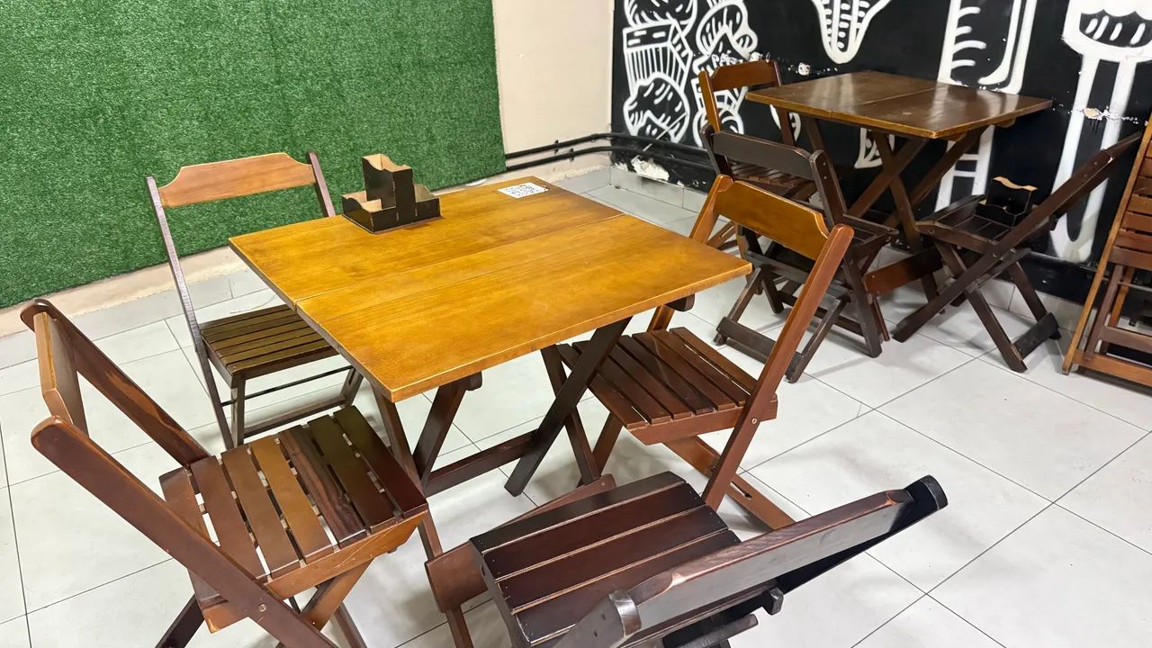 Conjunto mesa e cadeira de madeira  - Foto 2