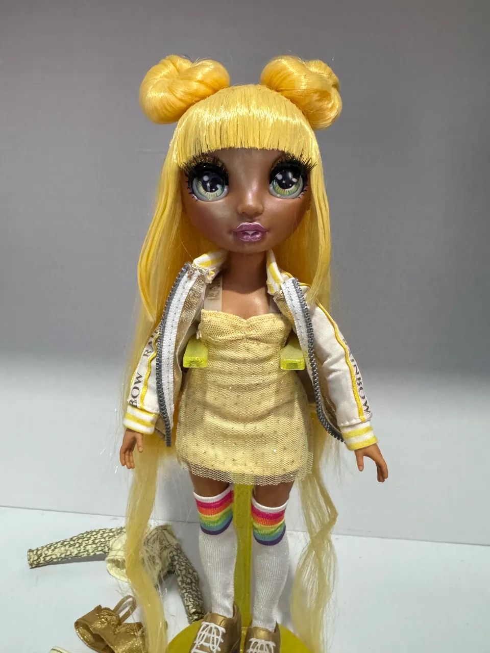 Boneca Sunny Rainbow high  - Foto 2