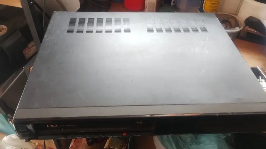 SUCATA VÍDEO CASSETE SHARP VC 1062B NÃO FUNCIONA  - Foto 2