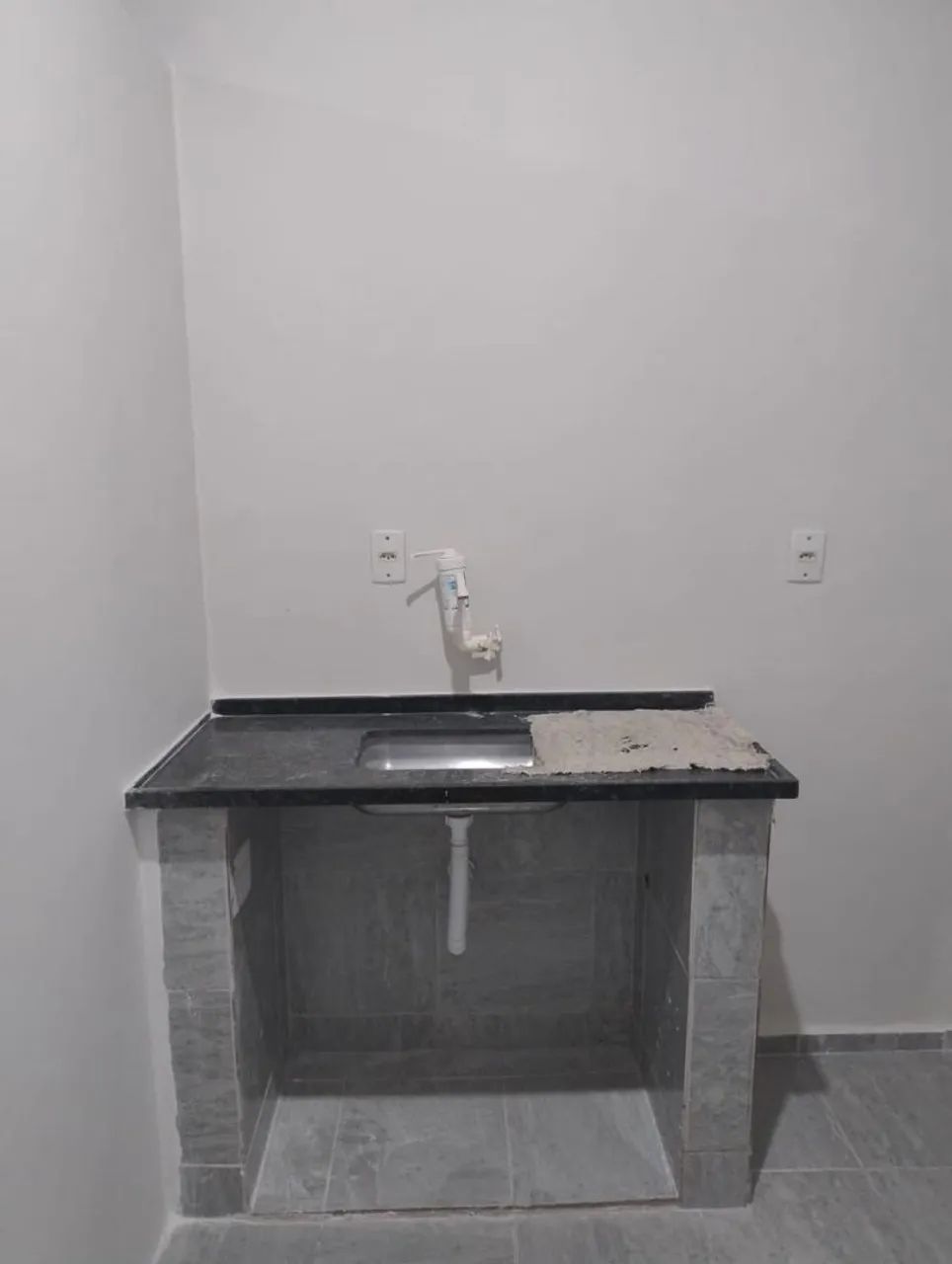 Alugo Kitnet três cômodos - Foto 2
