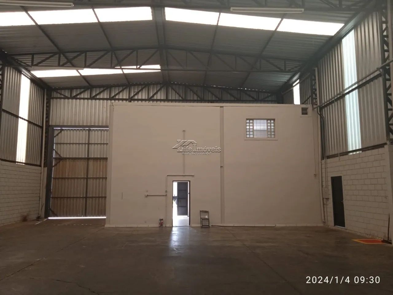 Galpão 1032m² locação Loteamento Industrial Veccon