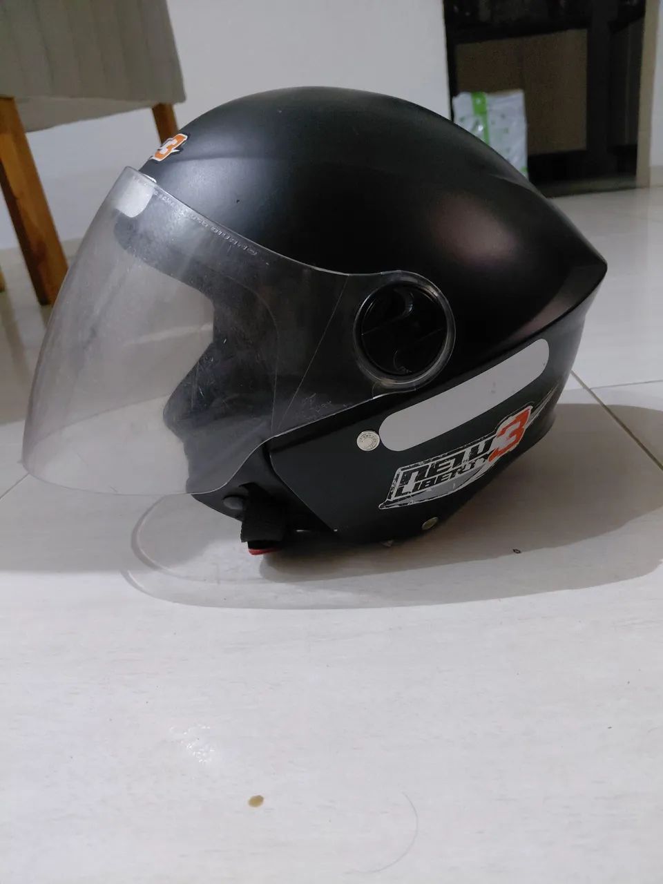 Capacete aberto