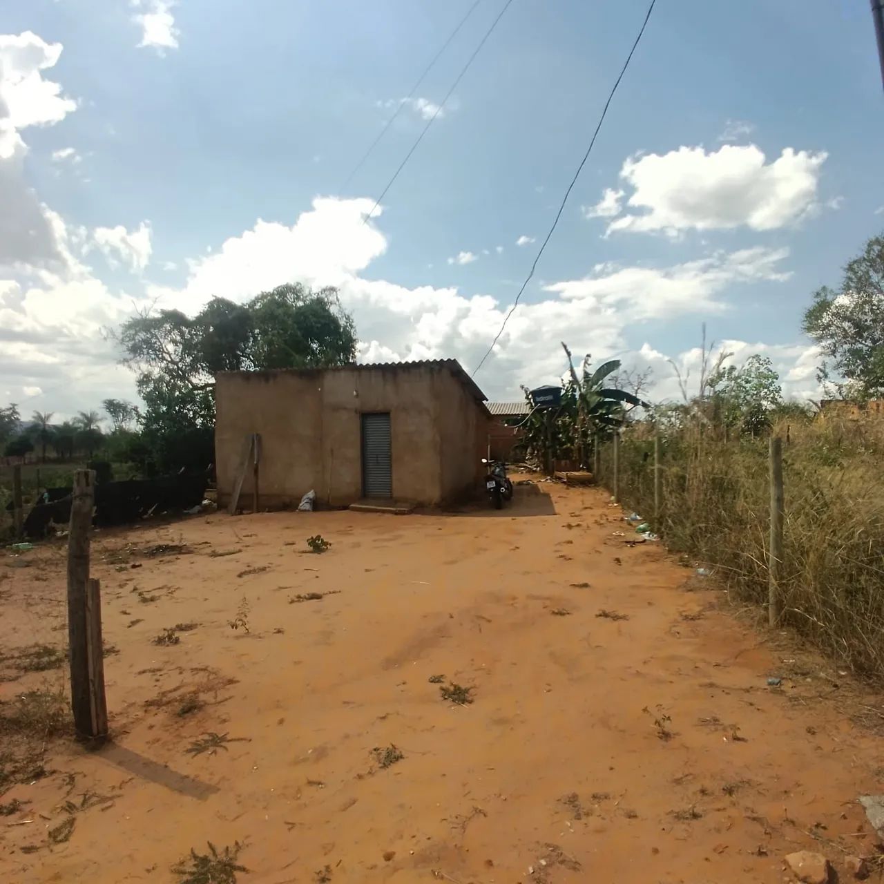 Vendo lote com uma pequena casa.  - Foto 4