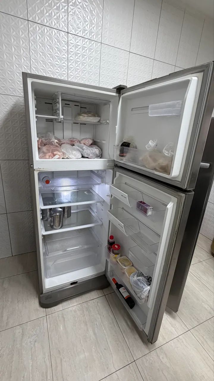 Refrigerador da marca Electrolux 433L - Foto 2