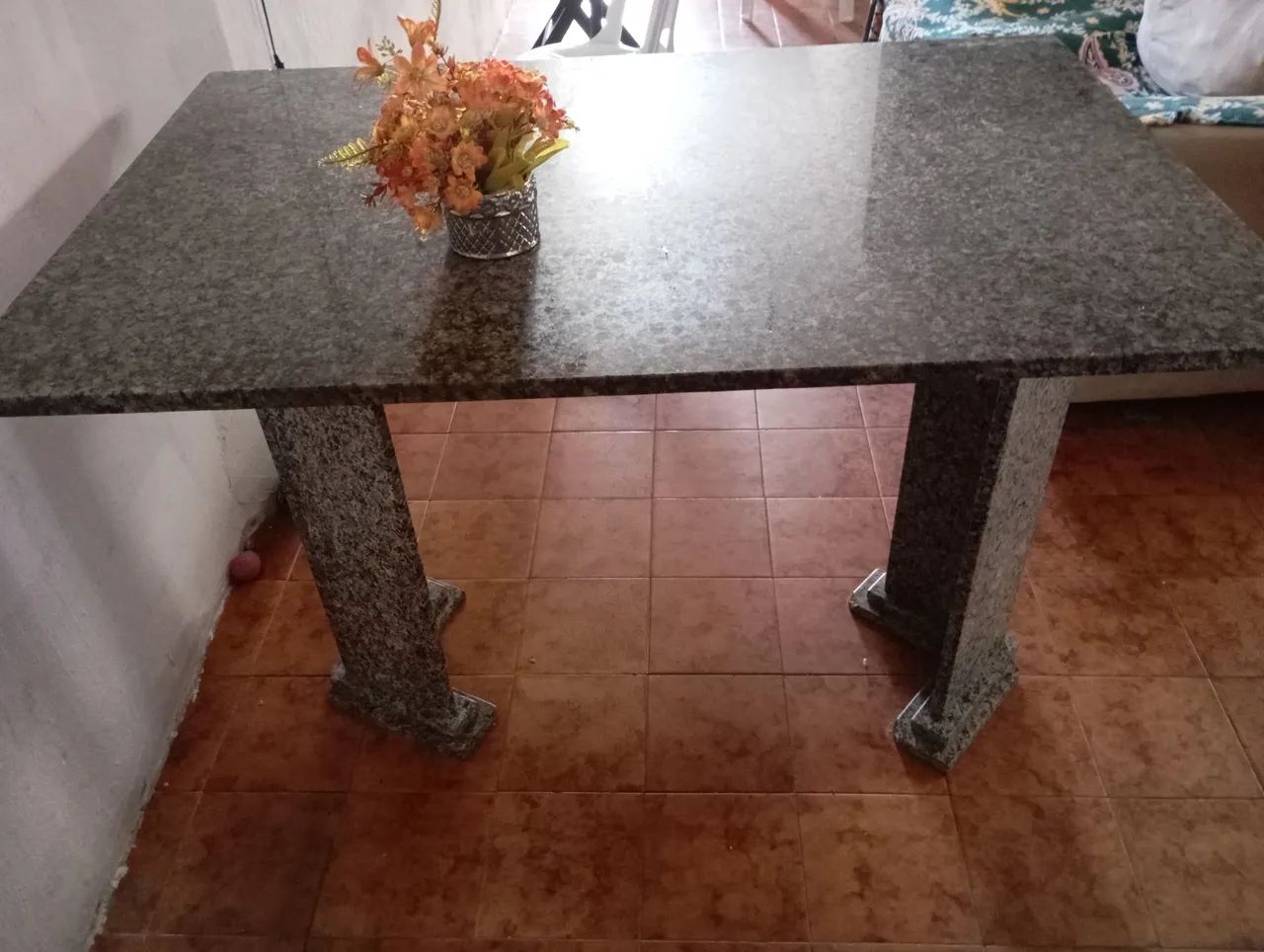 Mesa de jantar de 4 cadeiras, mármore granito. - Foto 2