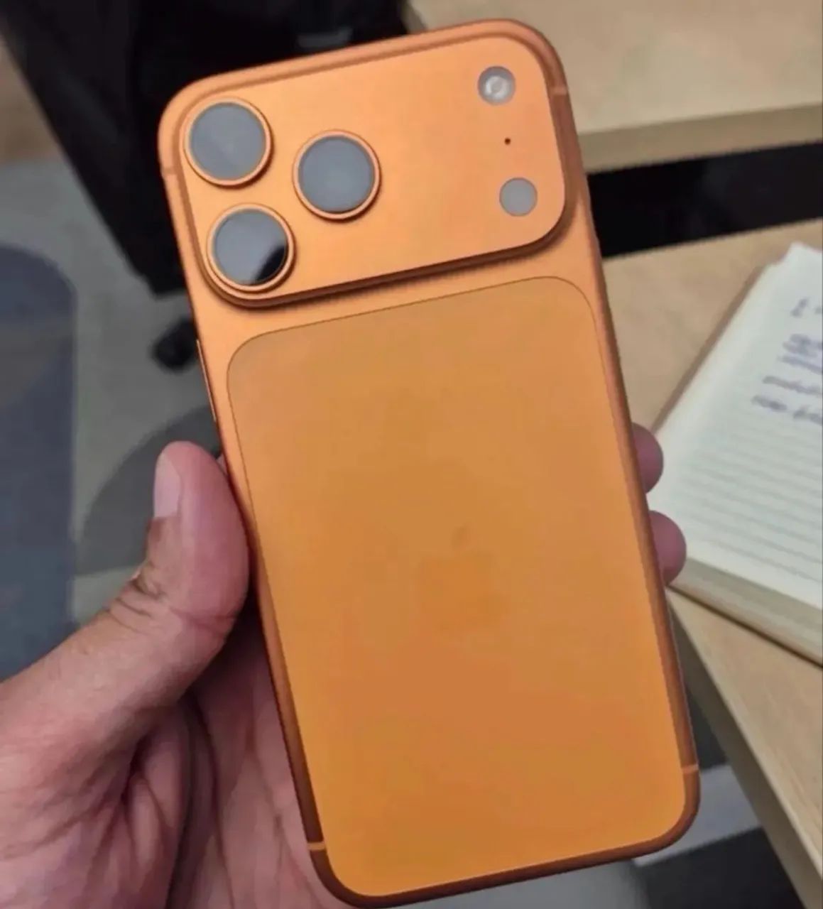 iPhone 17 pro Max laranja 