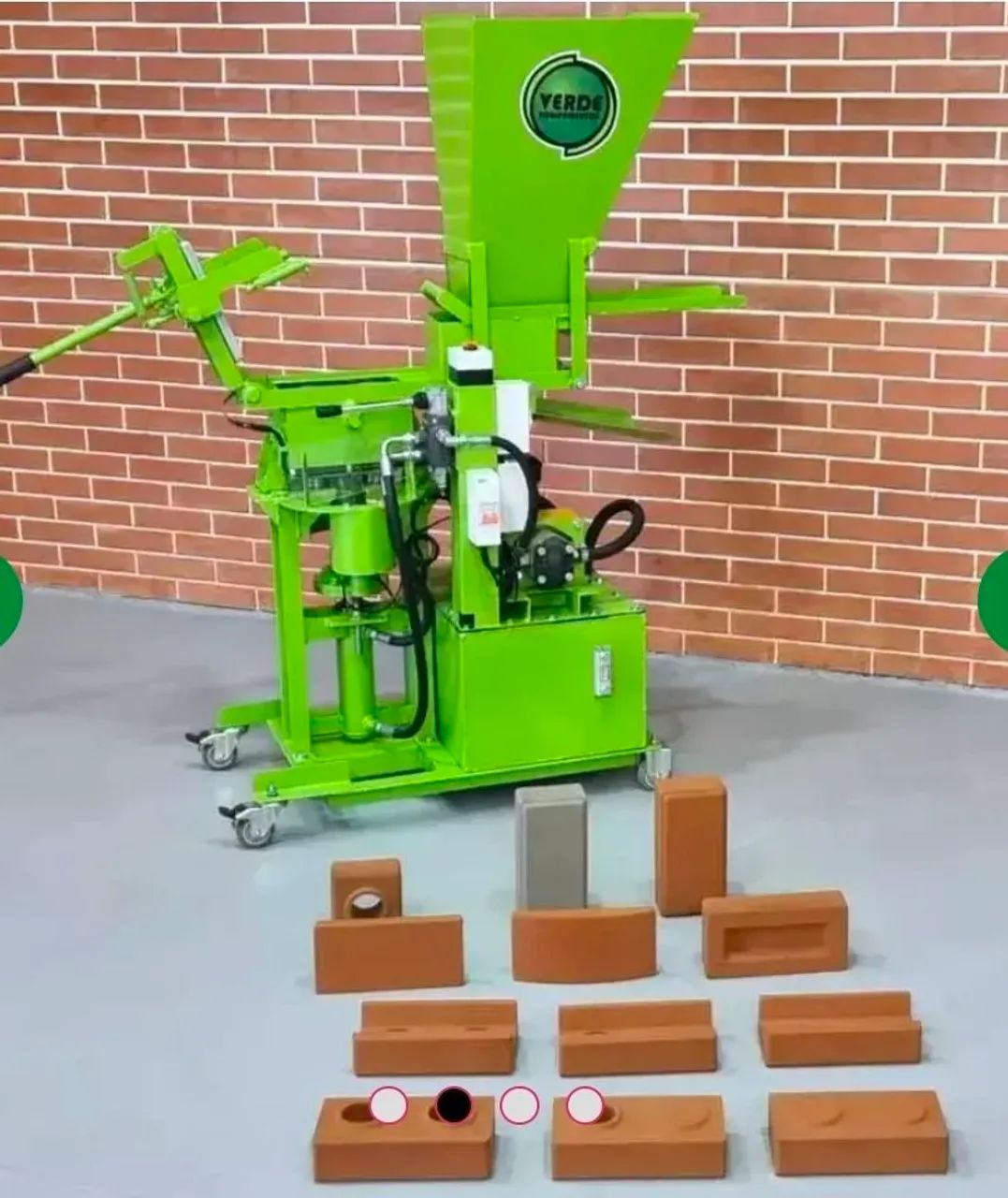 Vendo ou troco. Fabrica de tijolo ecológico completa. 50mil