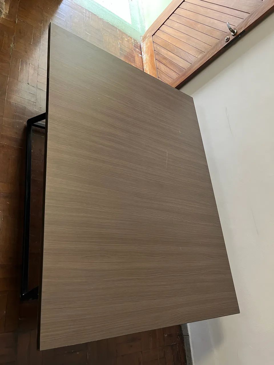 Mesa Estilo Industrial com Tampo Robusto de 3cm - Estado de Nova! - Foto 5