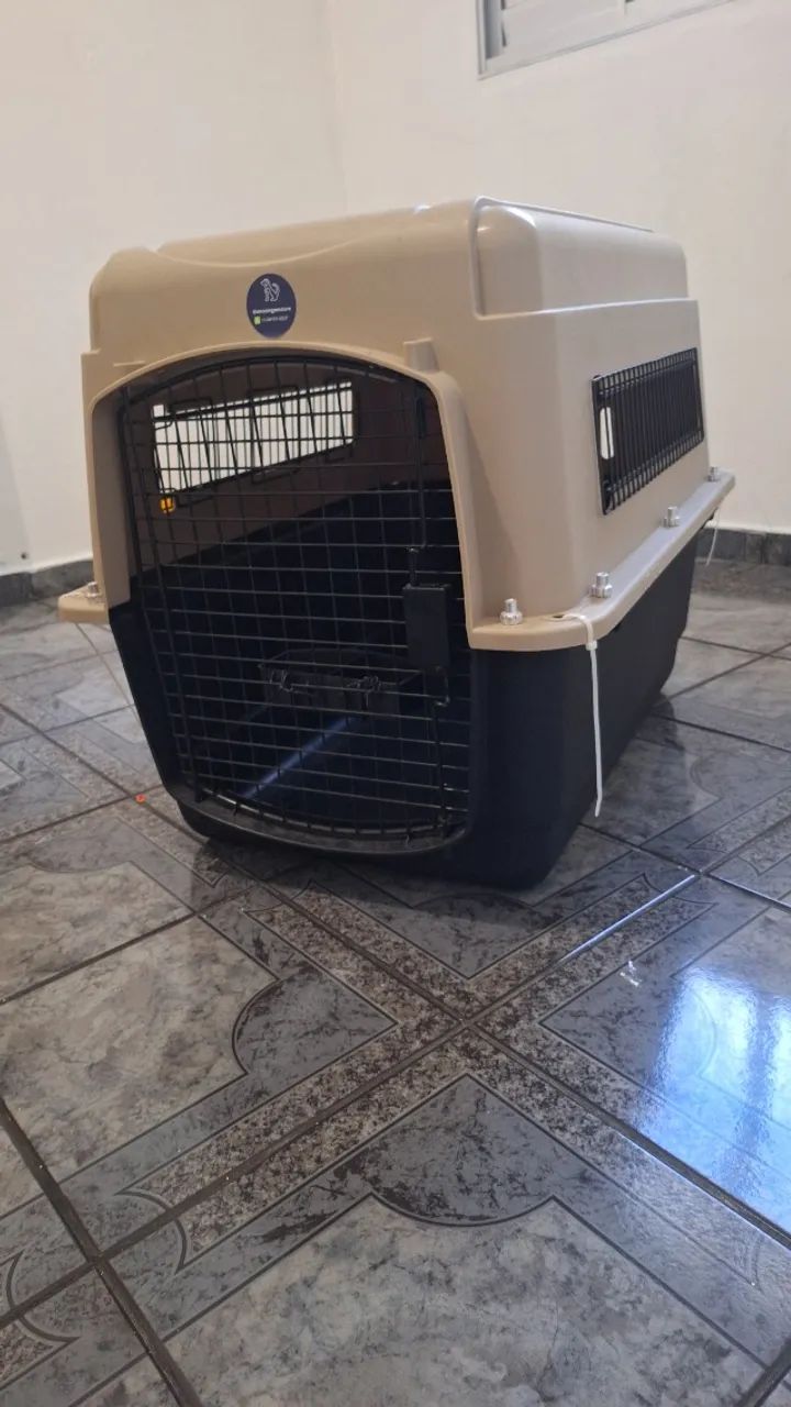 Caixa de transporte aéreo canina