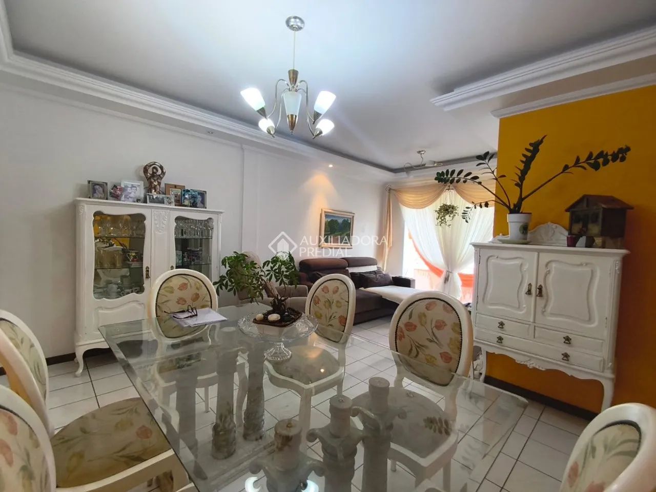 Apartamento com 3 dormitórios e suíte no bairro Abraão - Foto 4