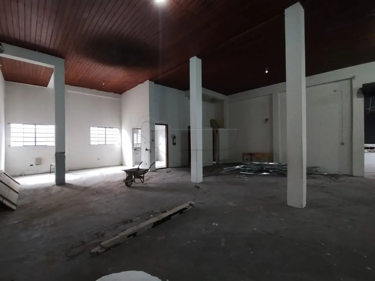 BARRACÃO COMERCIAL COM 828 M² DE ÁREA UTIL PARA LOCAÇÃO NO JARDIM DO LAGO. - Foto 5