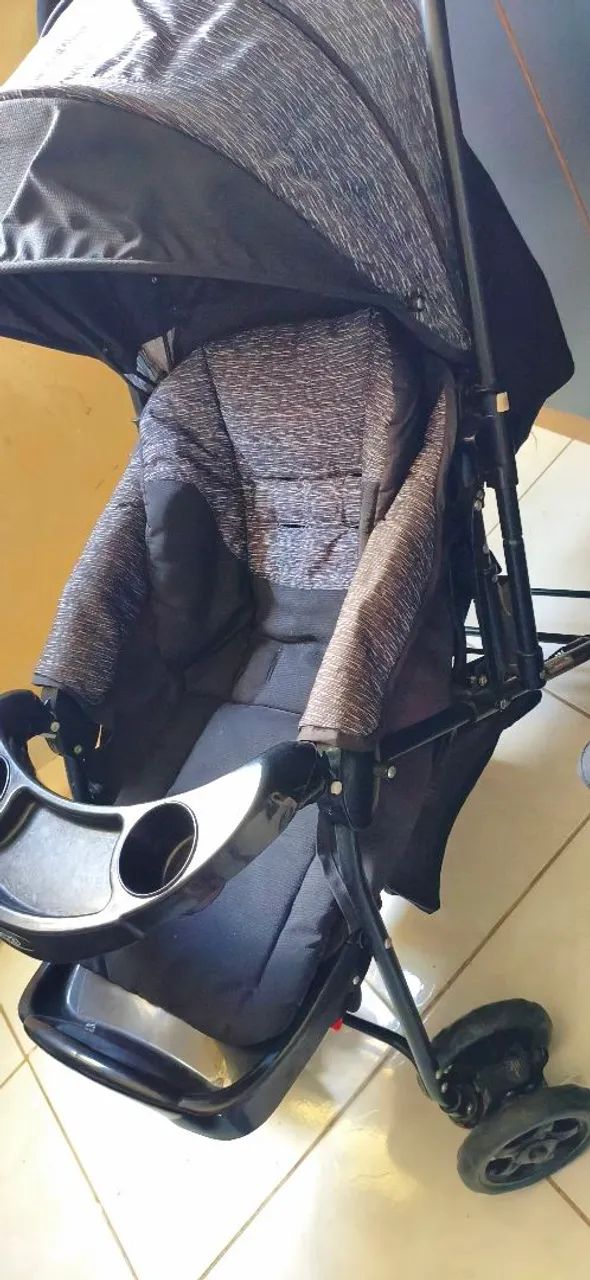 Carrinho e bebê conforto + mãe canguru 