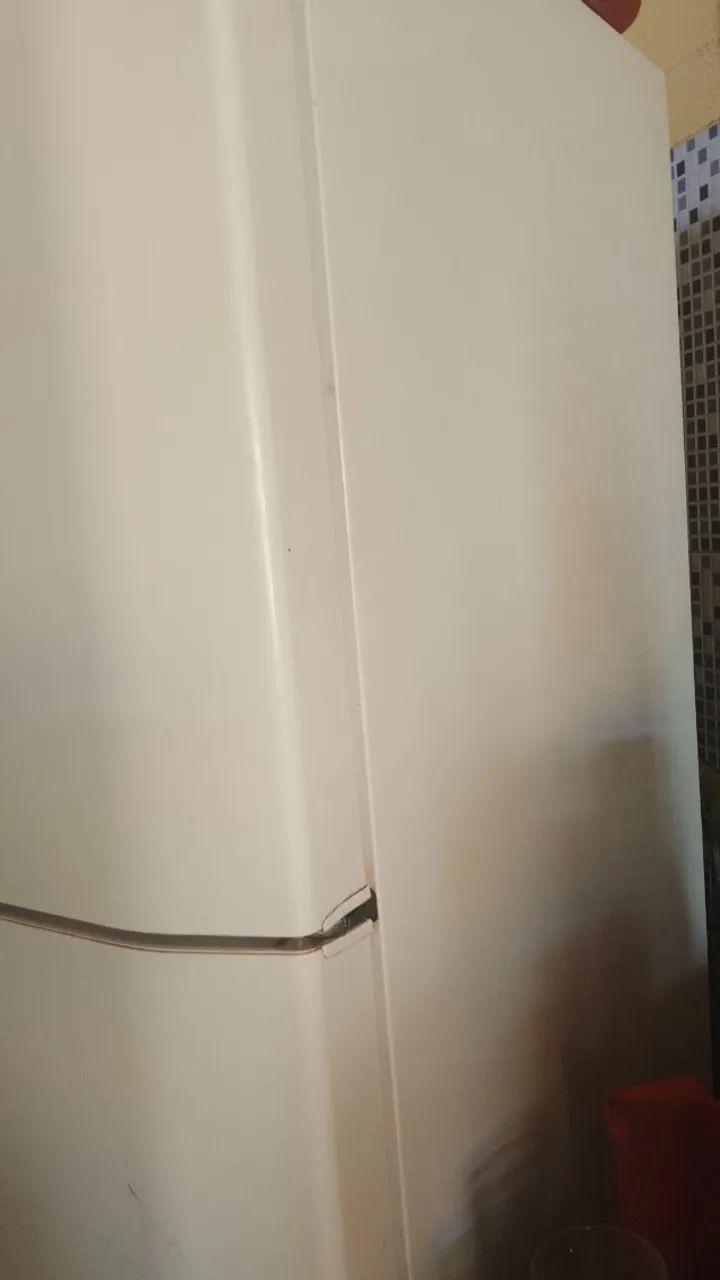 Geladeira Eletrolux bem conservada  - Foto 4