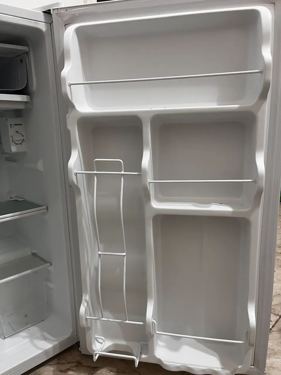 Frigobar Midea 93 L Inverter Bivolt - Foto 4
