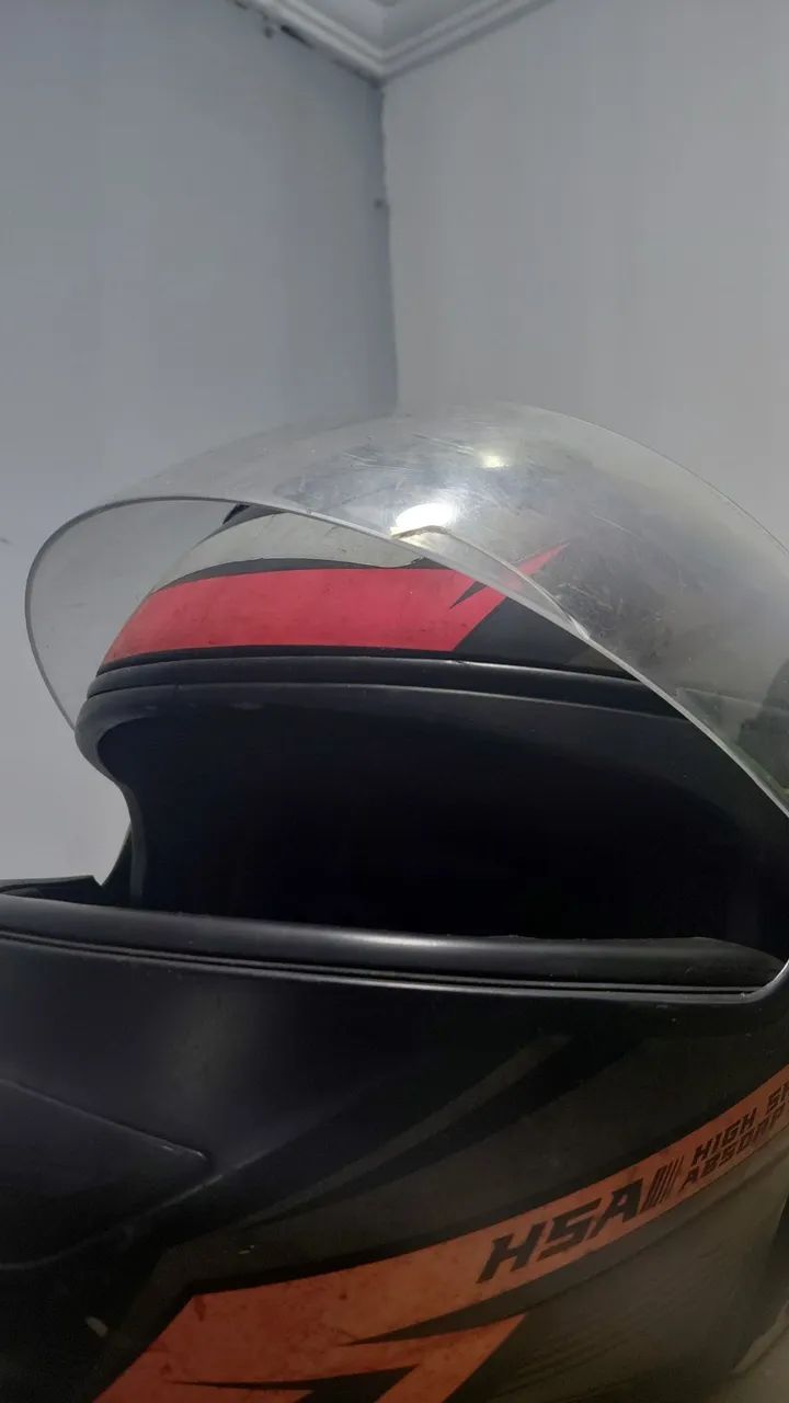 Capacete 50 reais novo. Leva o outro que tenho de brinde - Foto 2