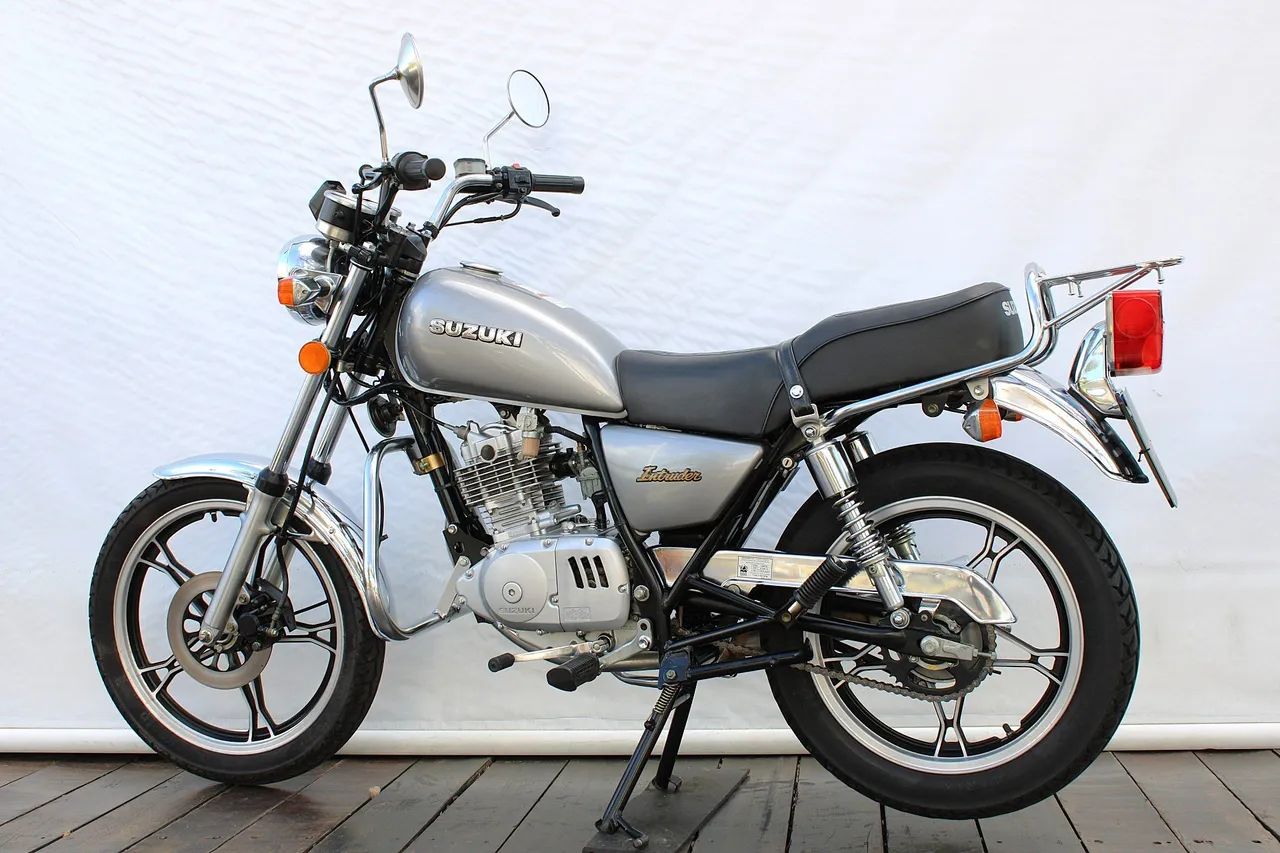 SUZUKI INTRUDER 125 - Foto 4