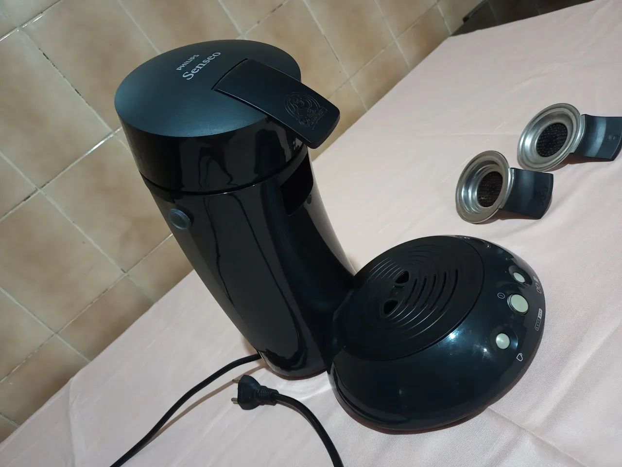 Cafeteira Philips Senseo original em ótimo estado e funcionando perfeitamente.
