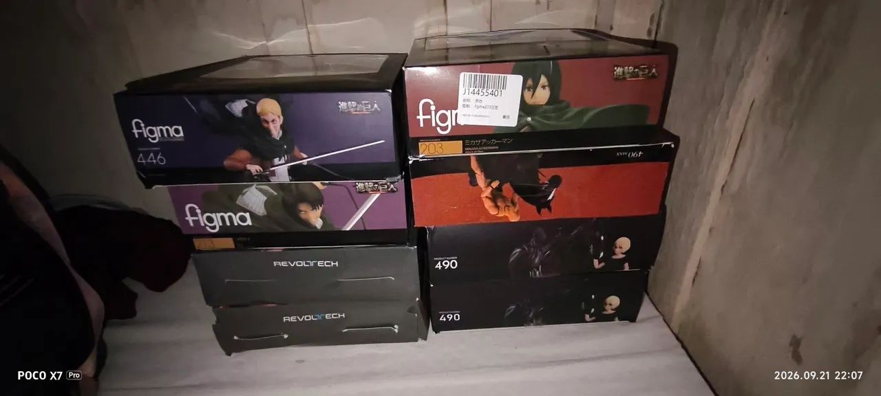Vendo coleção Bonecos atack on Titan  - Foto 2