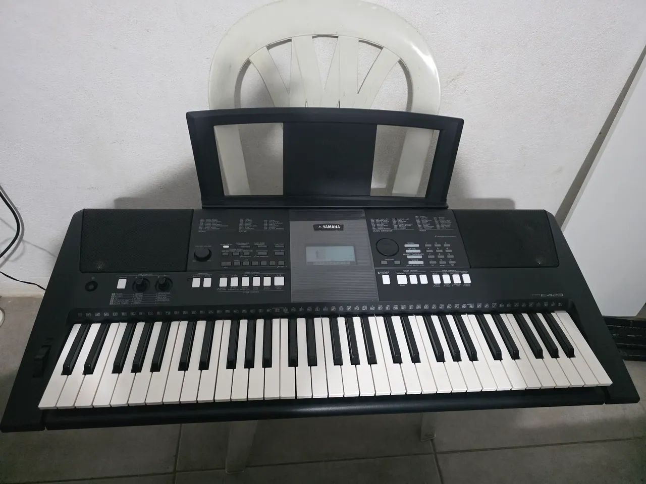 Teclado Yamaha PSR-E423  - Foto 5