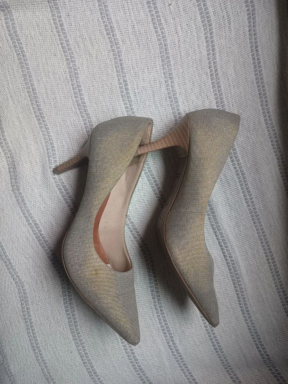 Scarpin Dourado 