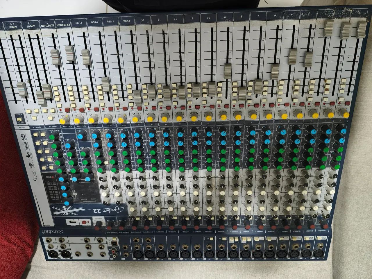 MESA DE SOM SOUNDCRAFT SIGNATURE