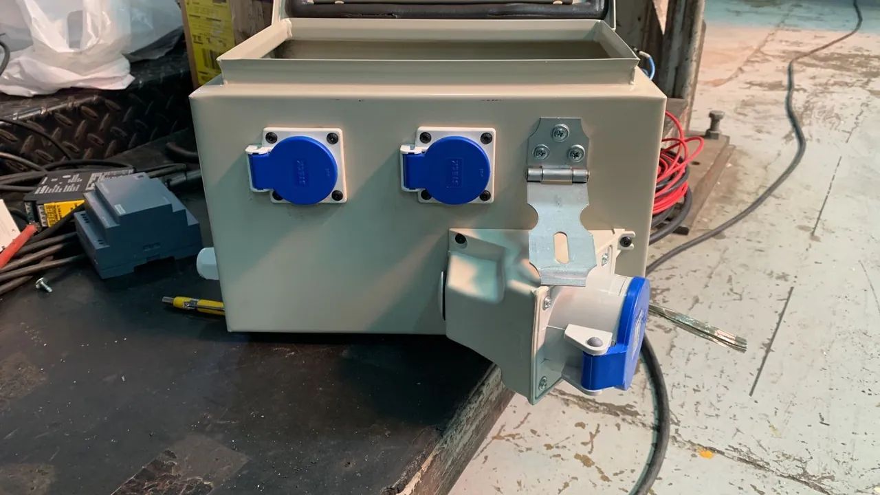 Soluções Elétricas e Reparos - Foto 3