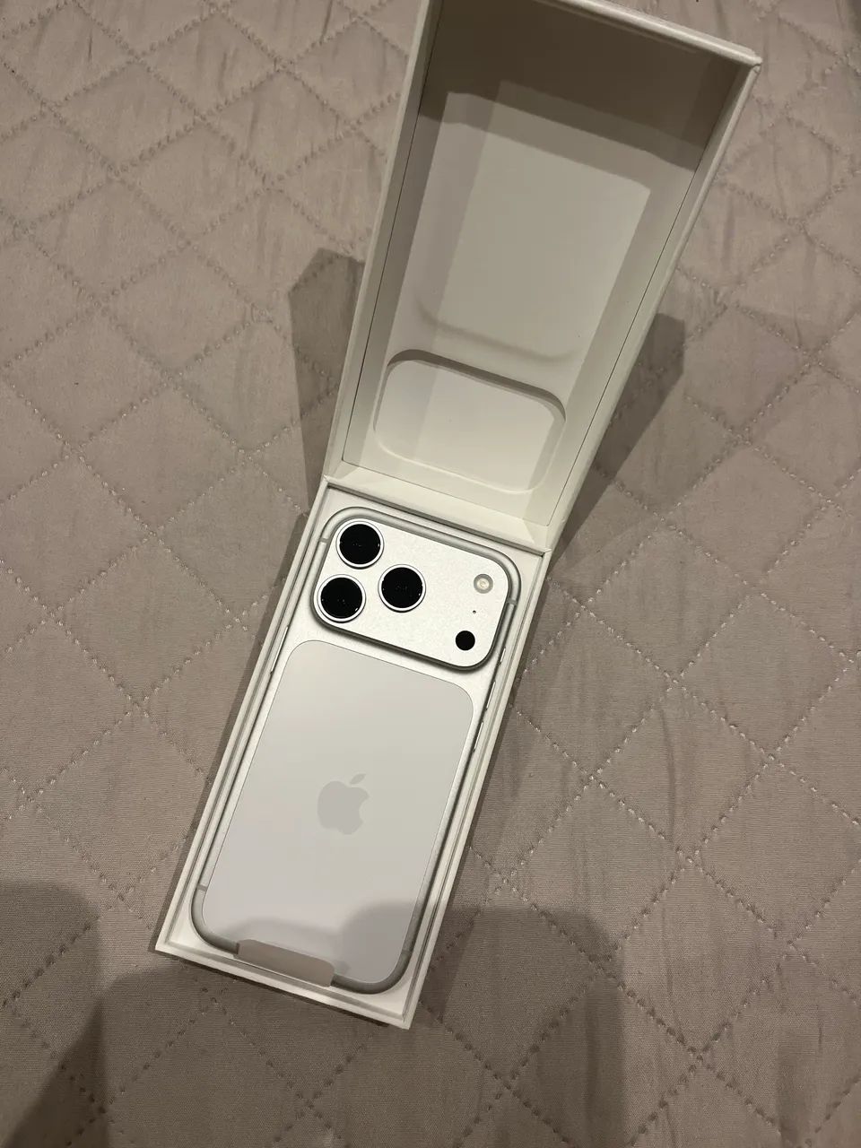 iPhone 17 Pro 256GB Silver ? NOVO, SEM USO - Foto 2