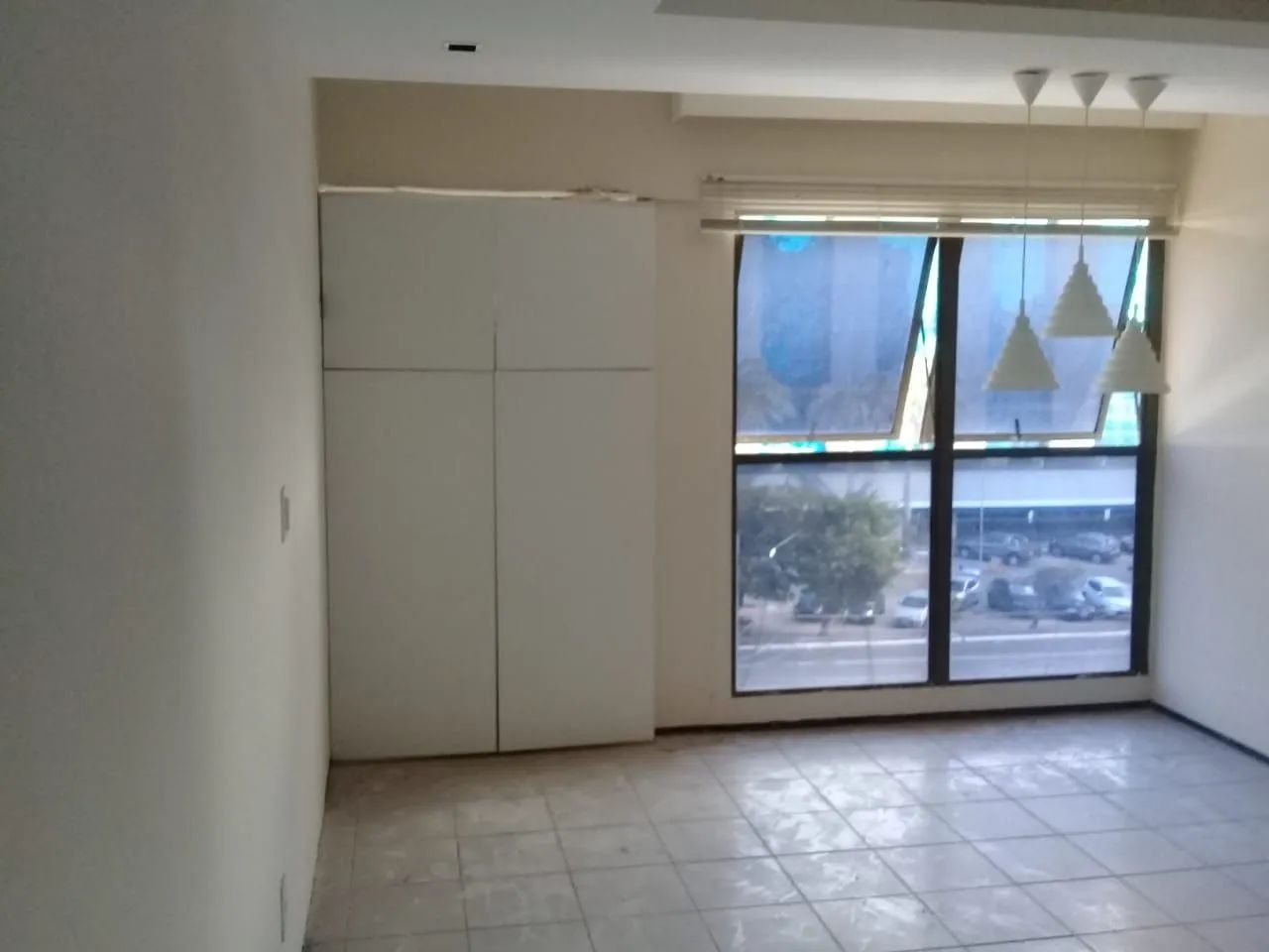 Alugo sala comercial no Edifício Multiempresarial - Renascença 
