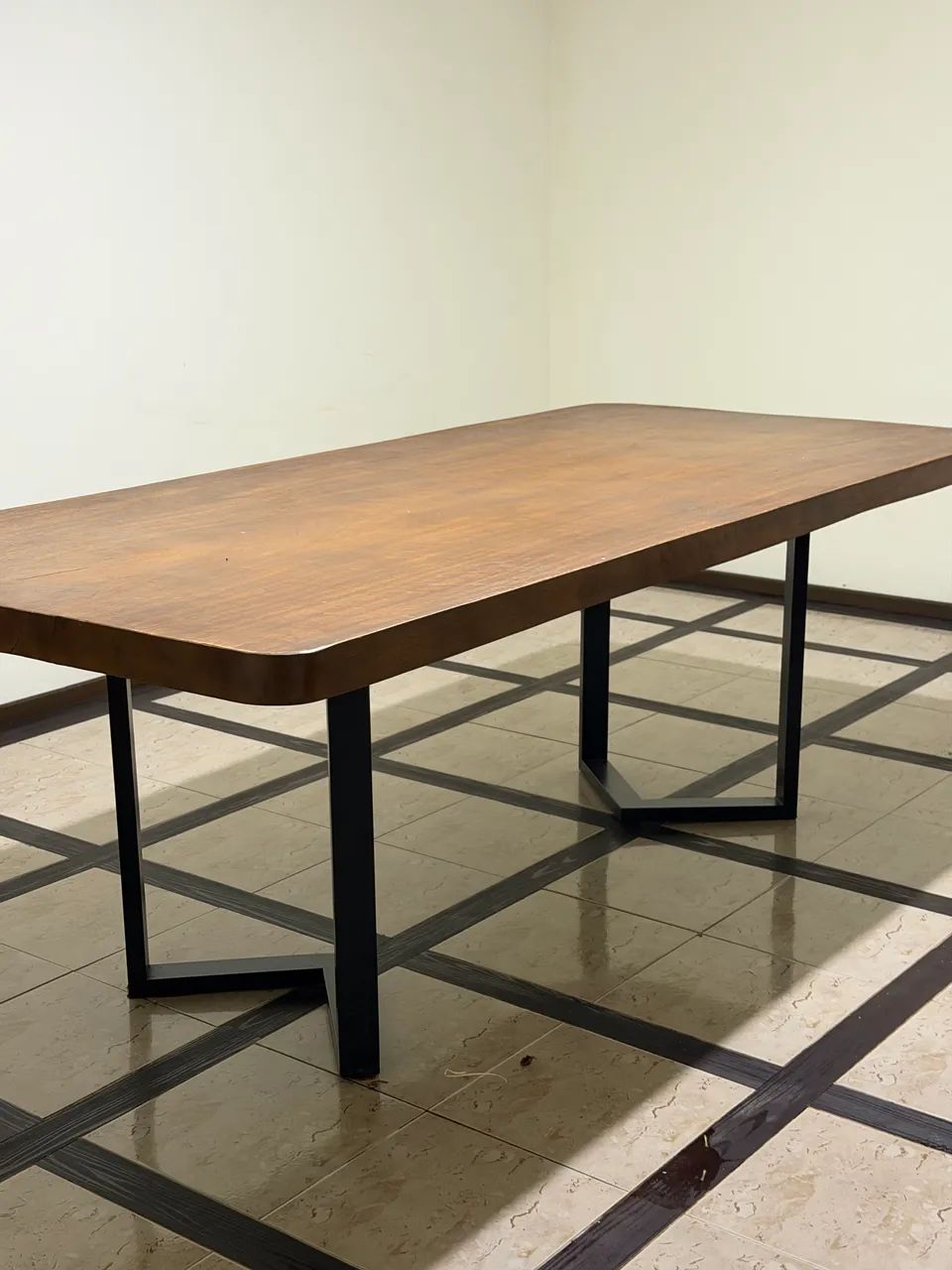 Mesa Grande de Madeira Maciça + Ferro 