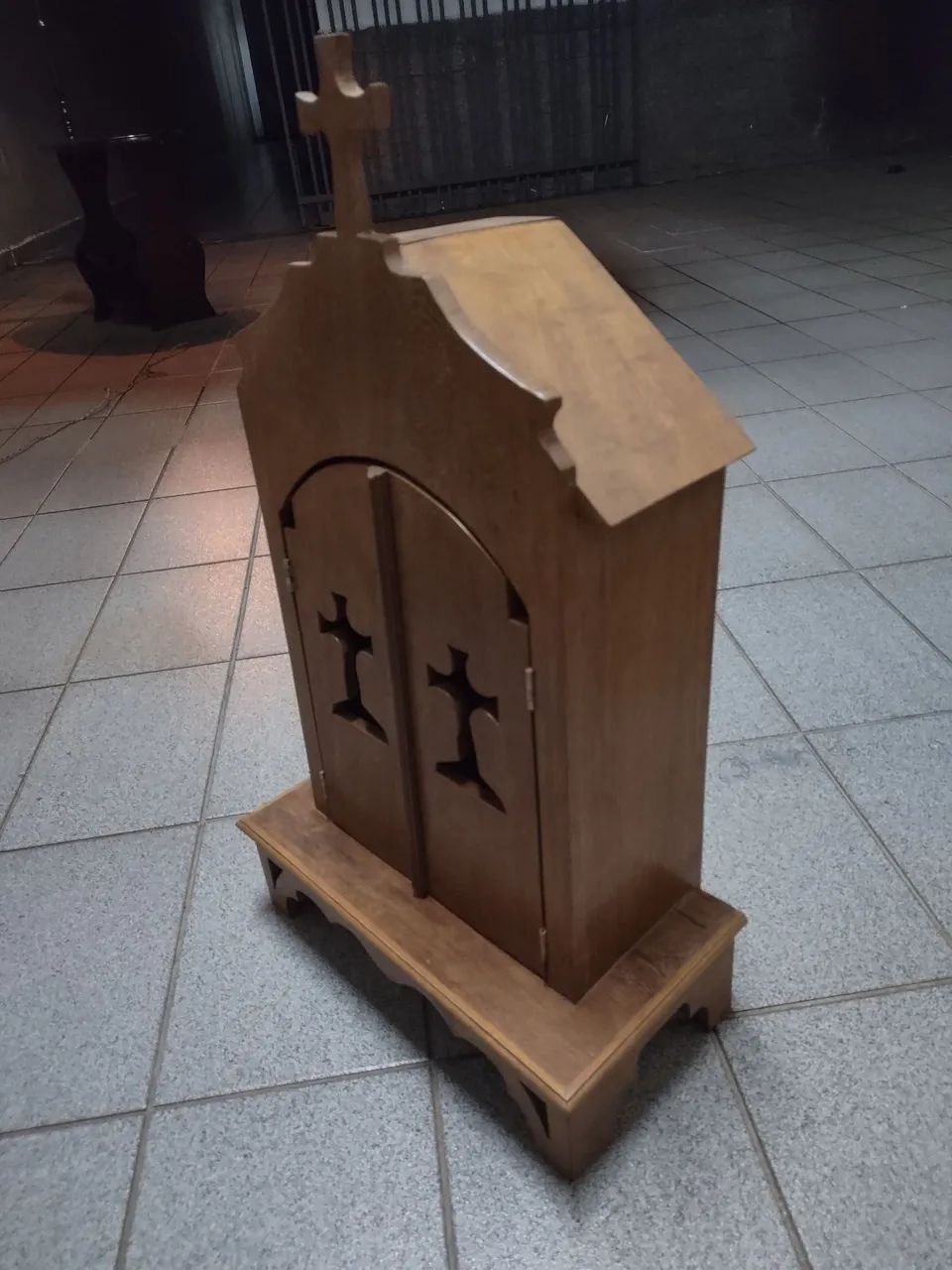 Altar de madeira maciço impecável  - Foto 4