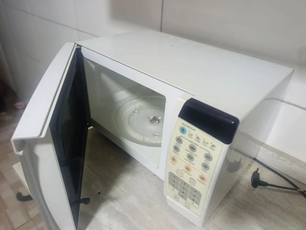Microondas Eletrolux 220v - Foto 3