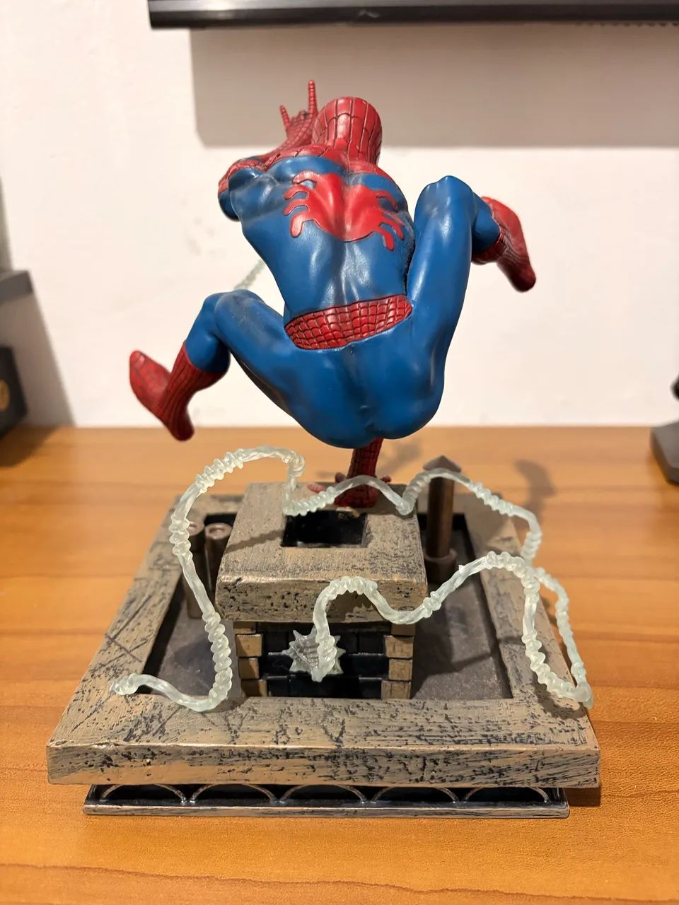 Spider man Gallery Diorama Diamond Select - Foto 3