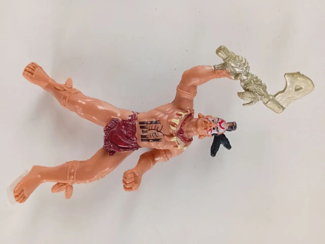 Boneco/ figura forte apache Índio com Machado 11 cm  - Foto 2