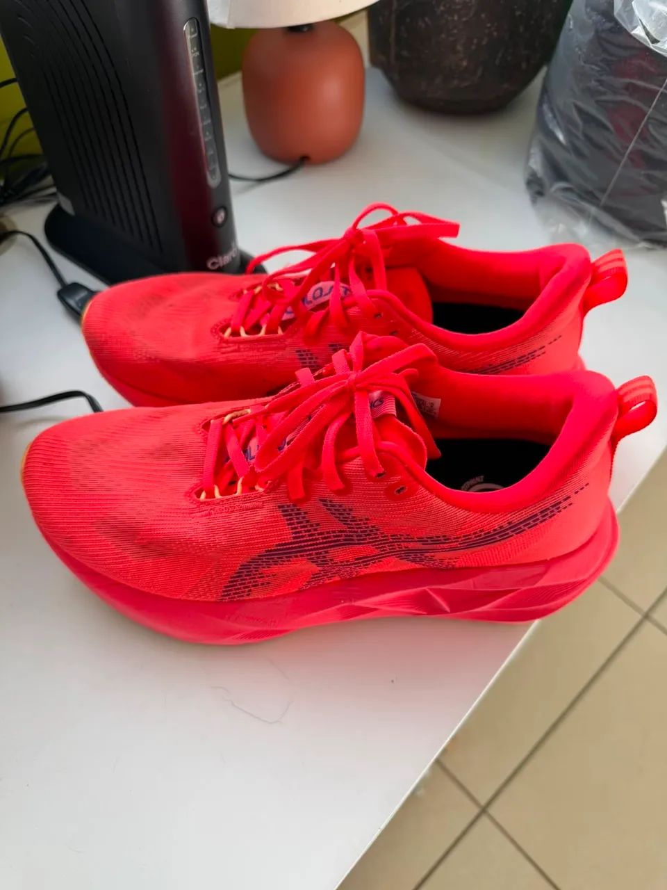     Tênis ASICS Novablast 4 Original - Excelente Estado - Foto 3