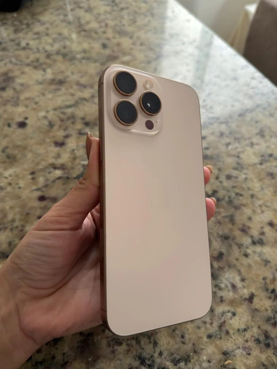 iPhone 16 pro max desert - Foto 4