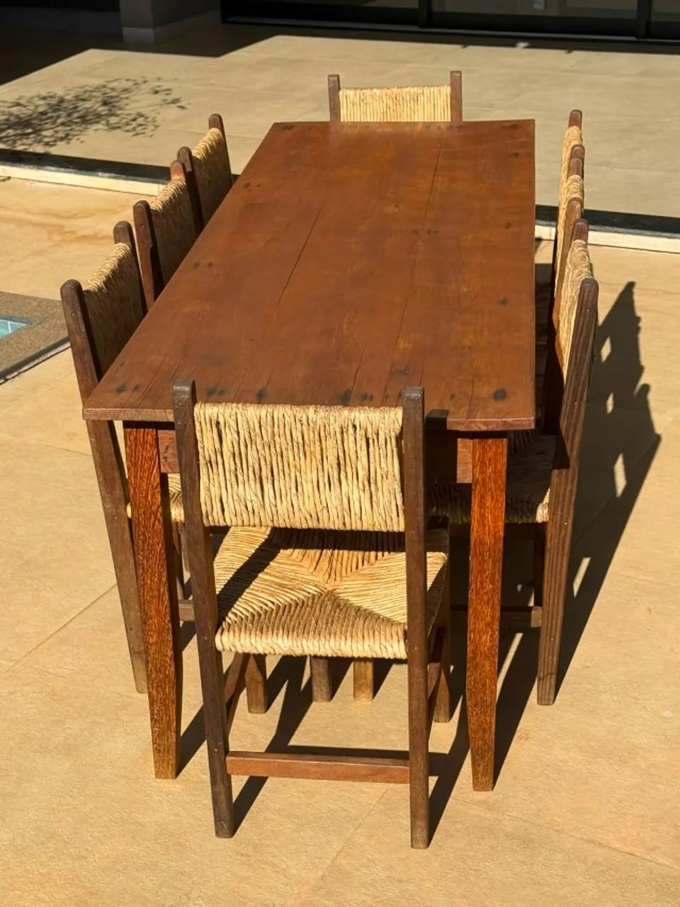 Conjunto de mesa de madeira maciça com cadeiras em palha - Foto 4