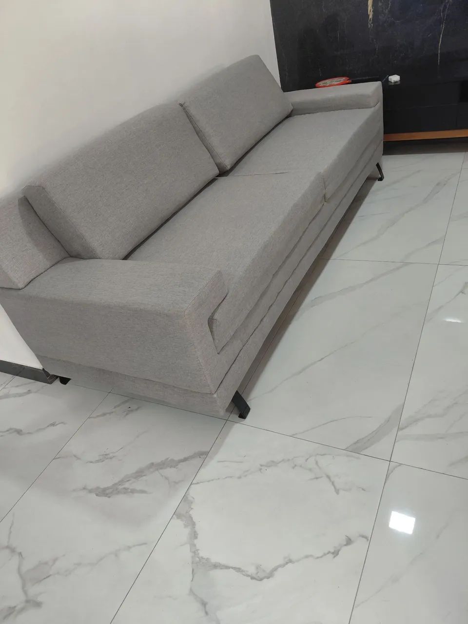 Sofa extra novo,pes de ferro - Foto 4