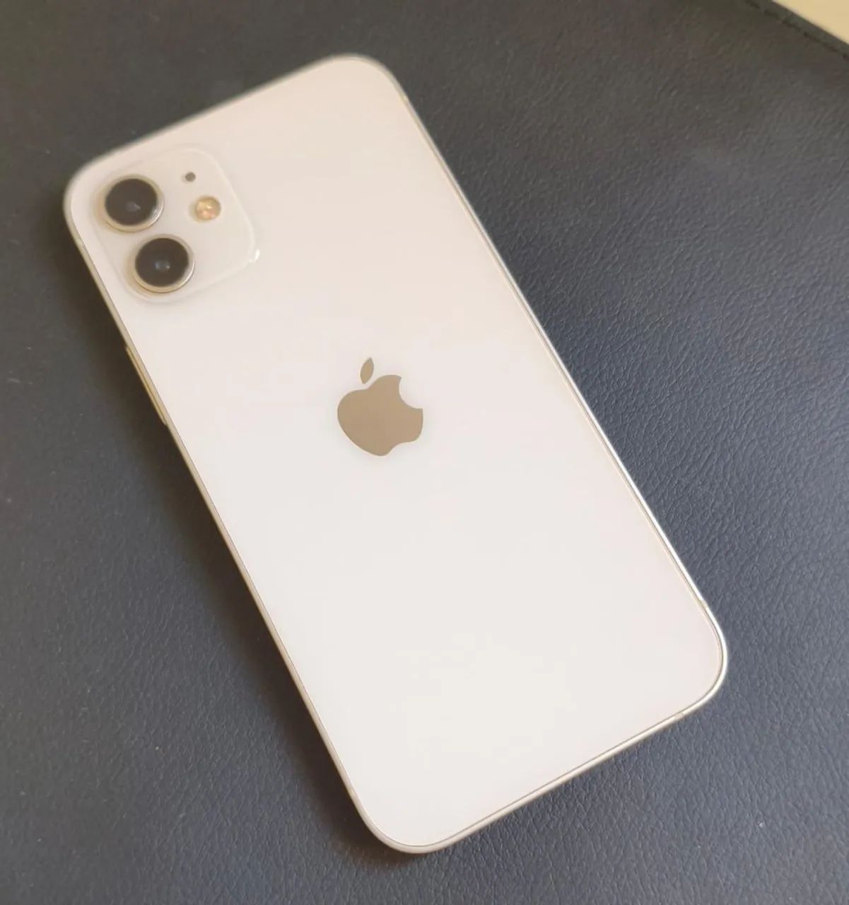 VENDE-SE IPHONE 12 64GB USADO - Foto 2