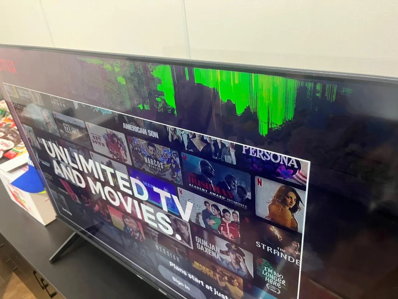     TV Hisense 50? Smart 4K com avaria no display. Caixa e manual.