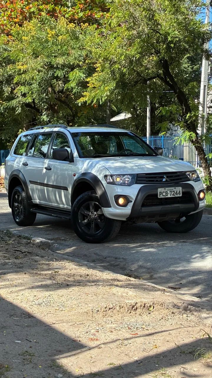 Mitsubishi Pajero Pajero OUTDOOR 3.2 4x4 T.I. Dies.5p Aut. 2017