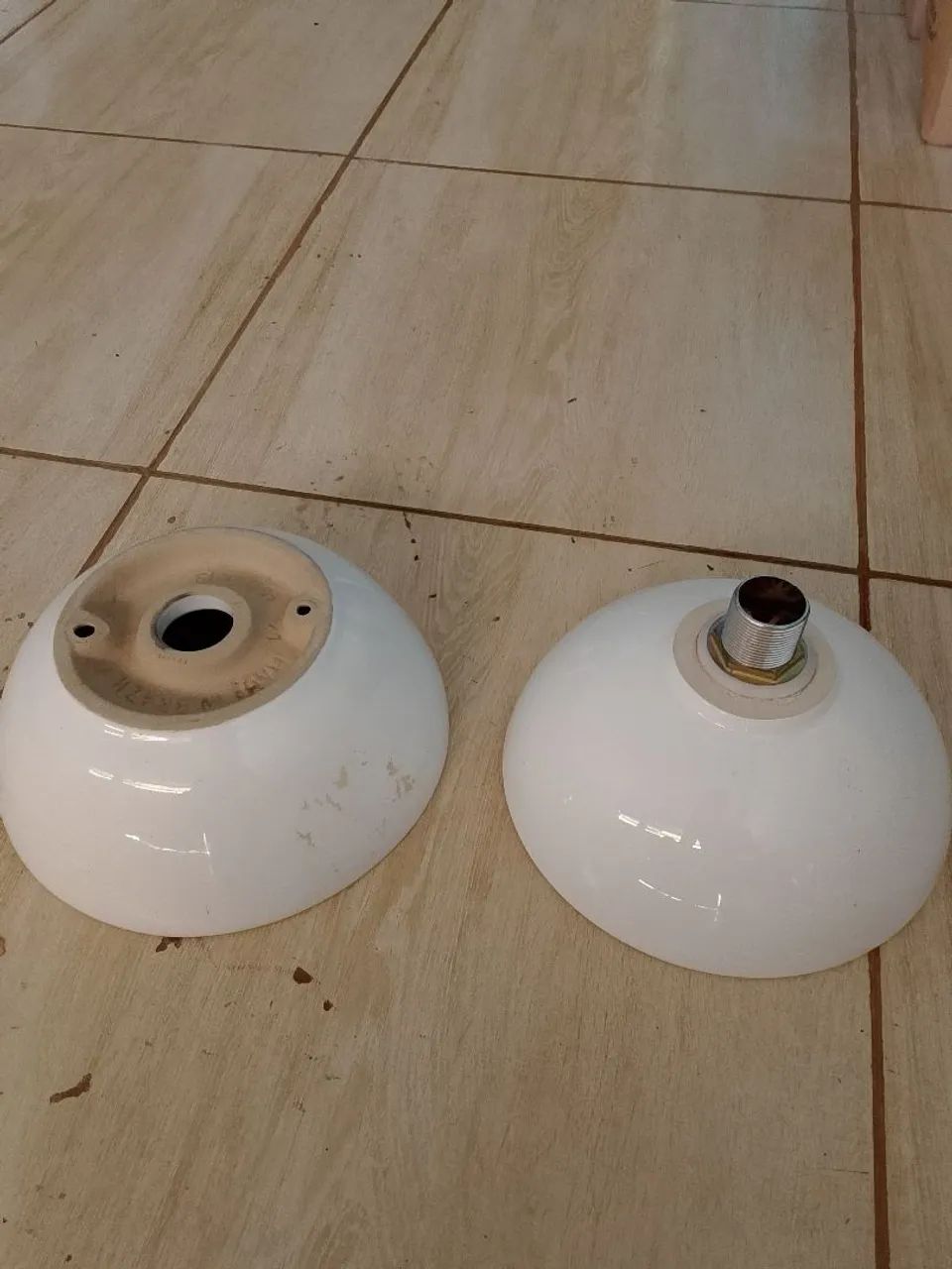 2 Bathroom Sinks65581370324865122