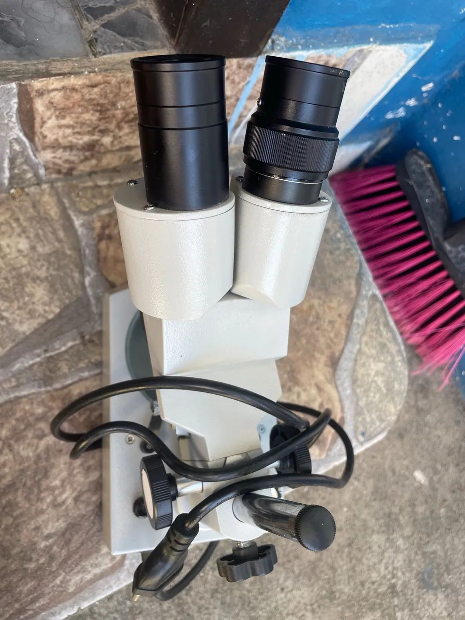 Este é um estereomicroscópio binocular - Foto 3