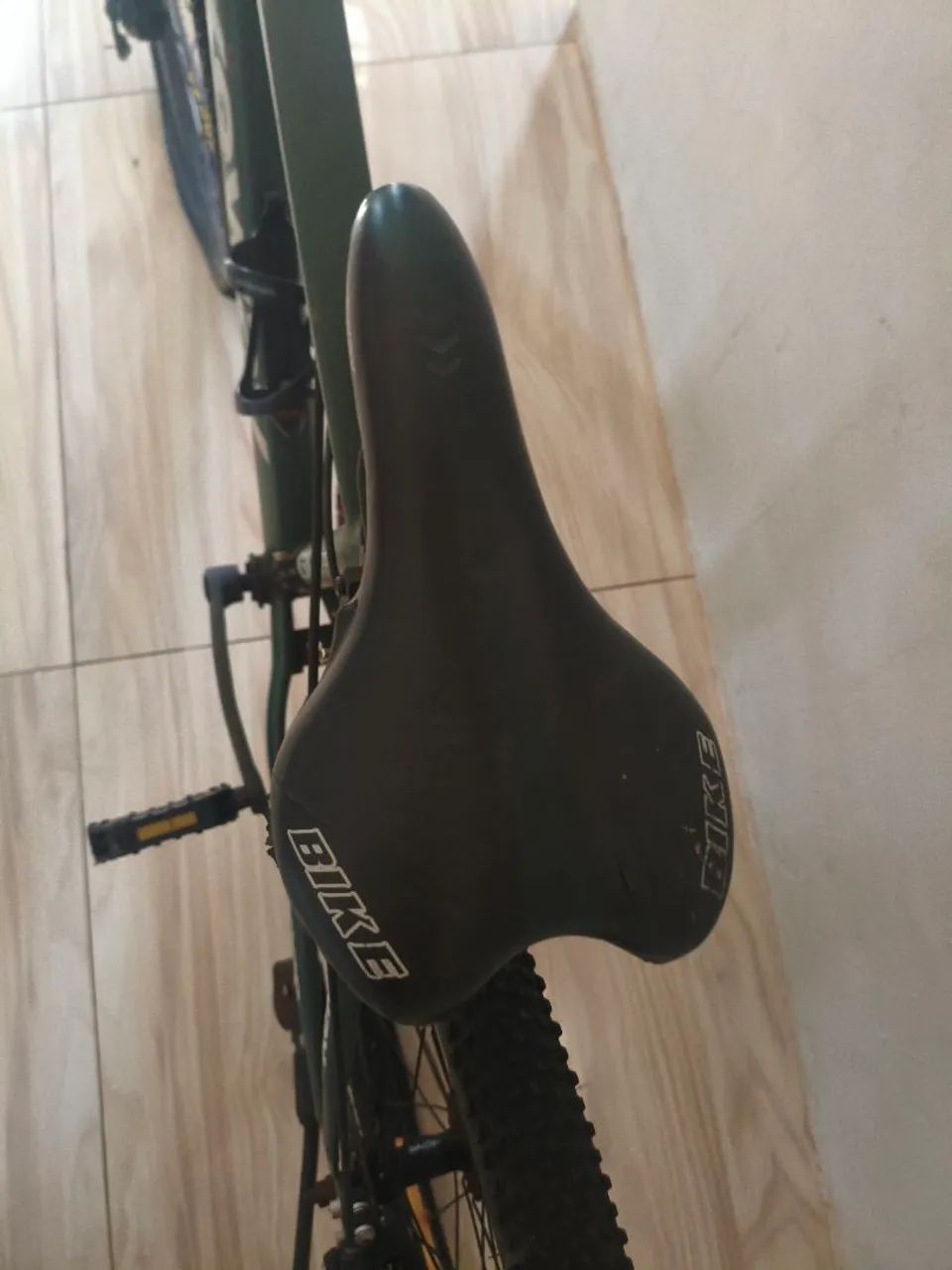 BICICLETA SEMI NOVA NO PREÇO  - Foto 4