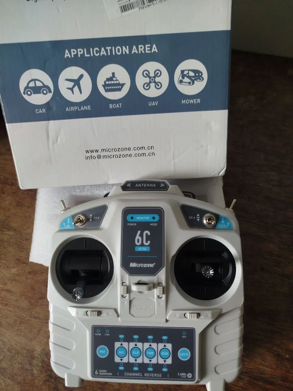 Rádio Controle/ Transmissor Microzone 6C Mini 2.4GHz (6 Canais) - Foto 2