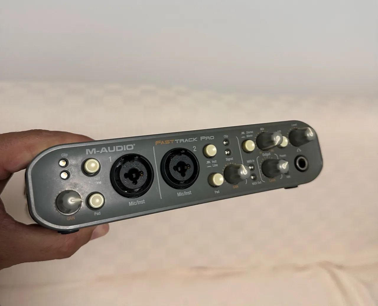 Interface de áudio M Audio - Fast Track Pro - Foto 2