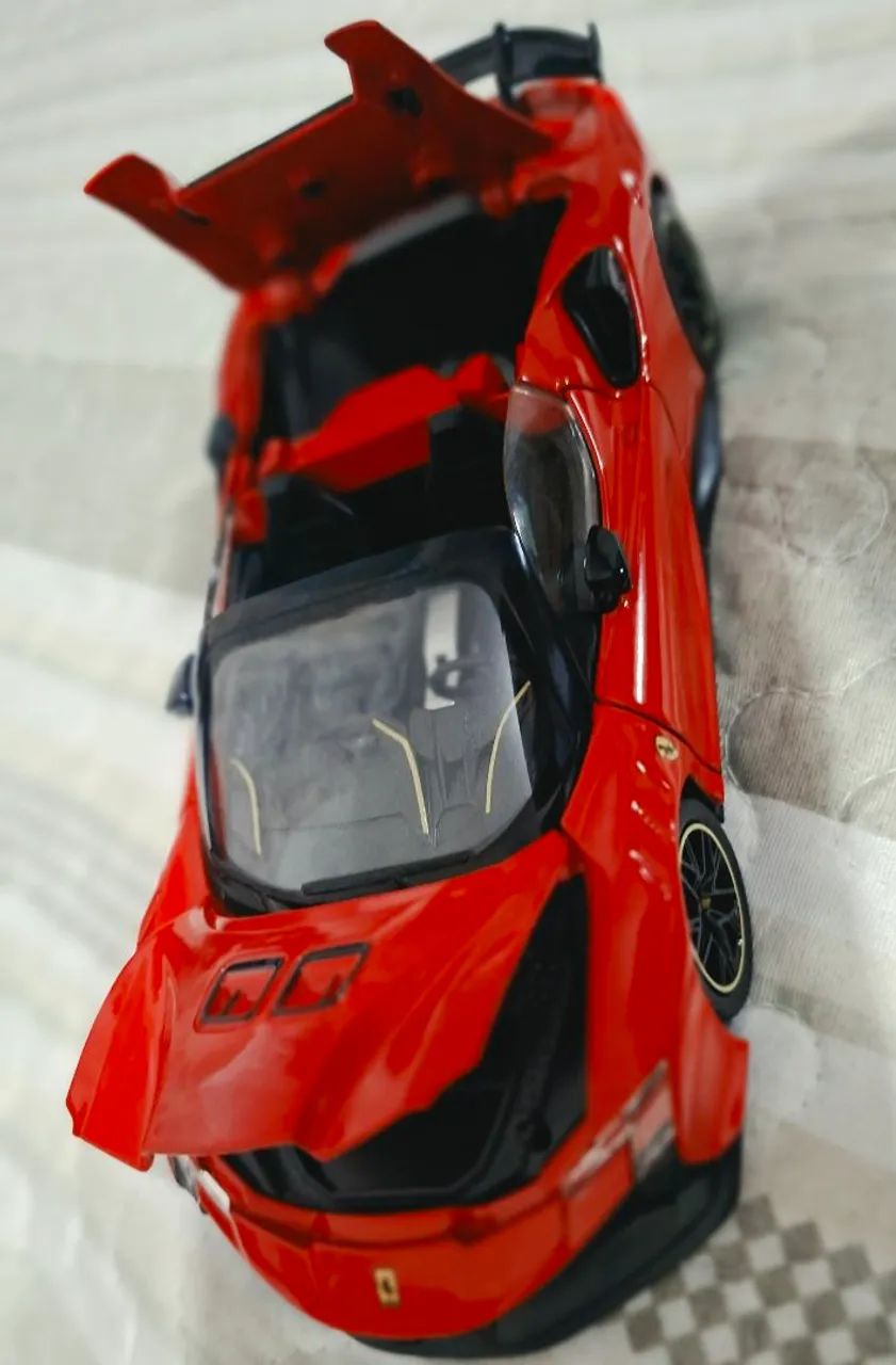 Carro miniatura Ferrari 1/24 - Foto 5