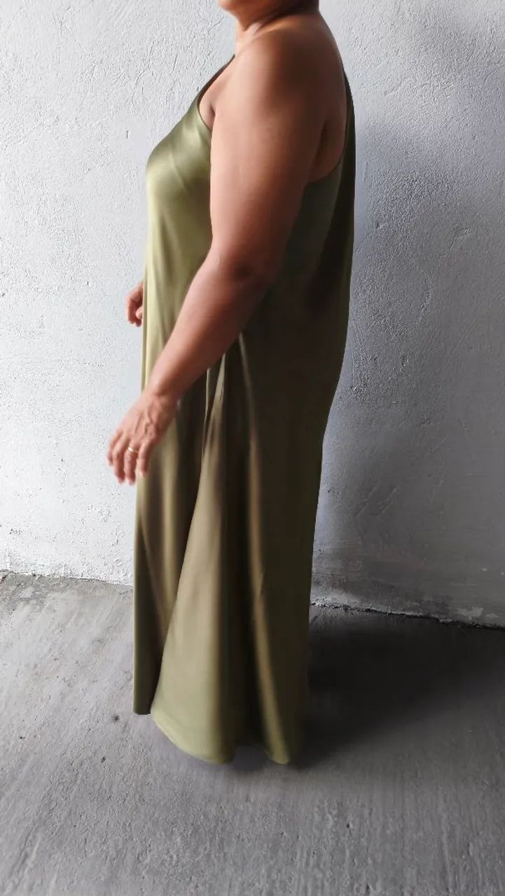 Vestido verde oliva - Veste do 44 ao 48 - Foto 2